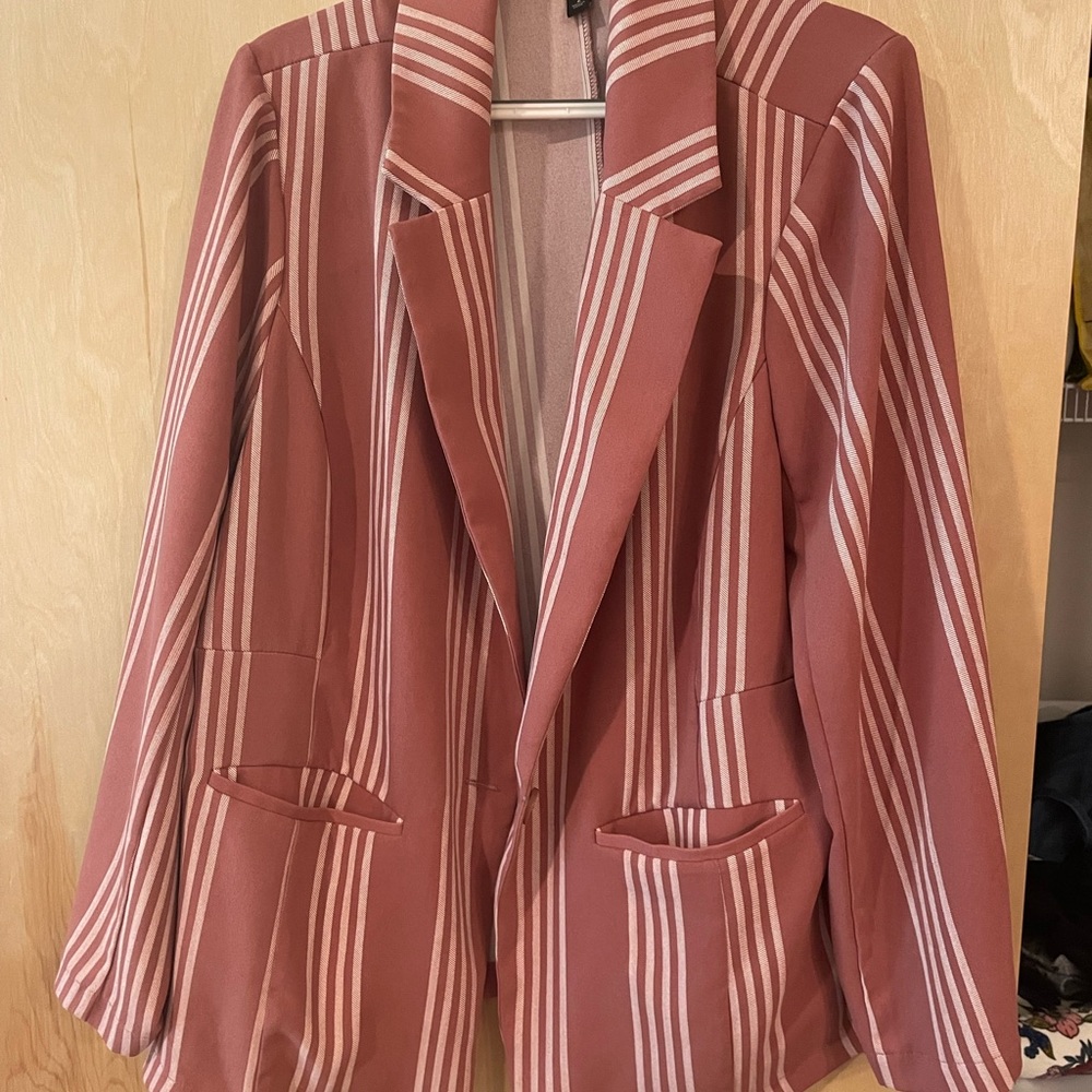 Size 2 Dusty Pink Torrid Blazer - never worn